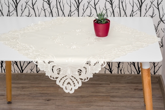 85x85 cm kwadrat haftowany ECRU (16223-15) (1)