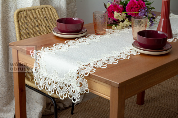 40x200 cm bieżnik prostokątny z gipiurą ECRU (384-24) (1)
