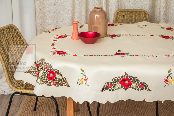 130x170 cm obrus owalny haftowany ECRU MAKI  (98026B-50) (1)