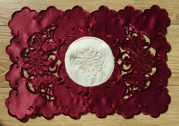30x45 cm serwetka haftowana BORDO-paczka 6 szt (128035-3,5) (1)